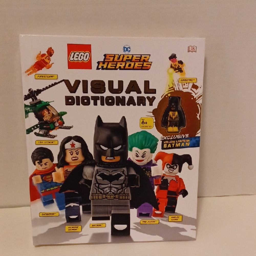 Lego Super Heroes Visual Dictionary with Exclusive Batman
